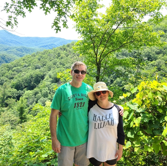 💜Meet your Fave Posher!💜 - Picture 5 of 10